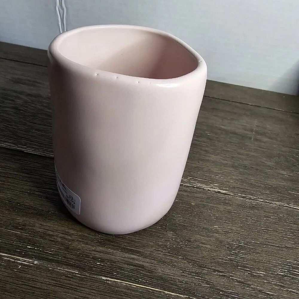 NWT Rae Dunn Artisan First Kiss Pastel Pink Valentine's Day Mug 2021 Magenta